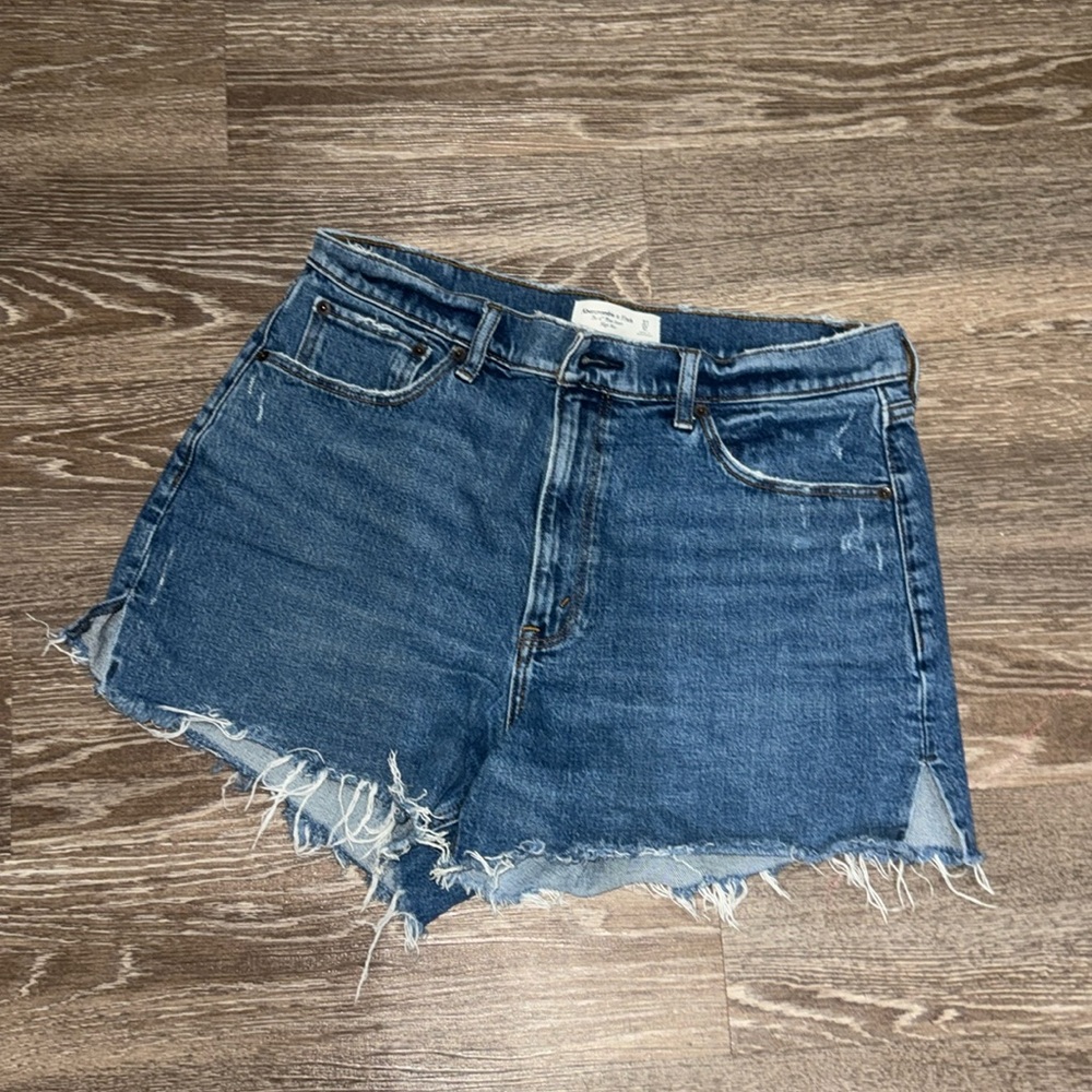 A&F HR Mom Short